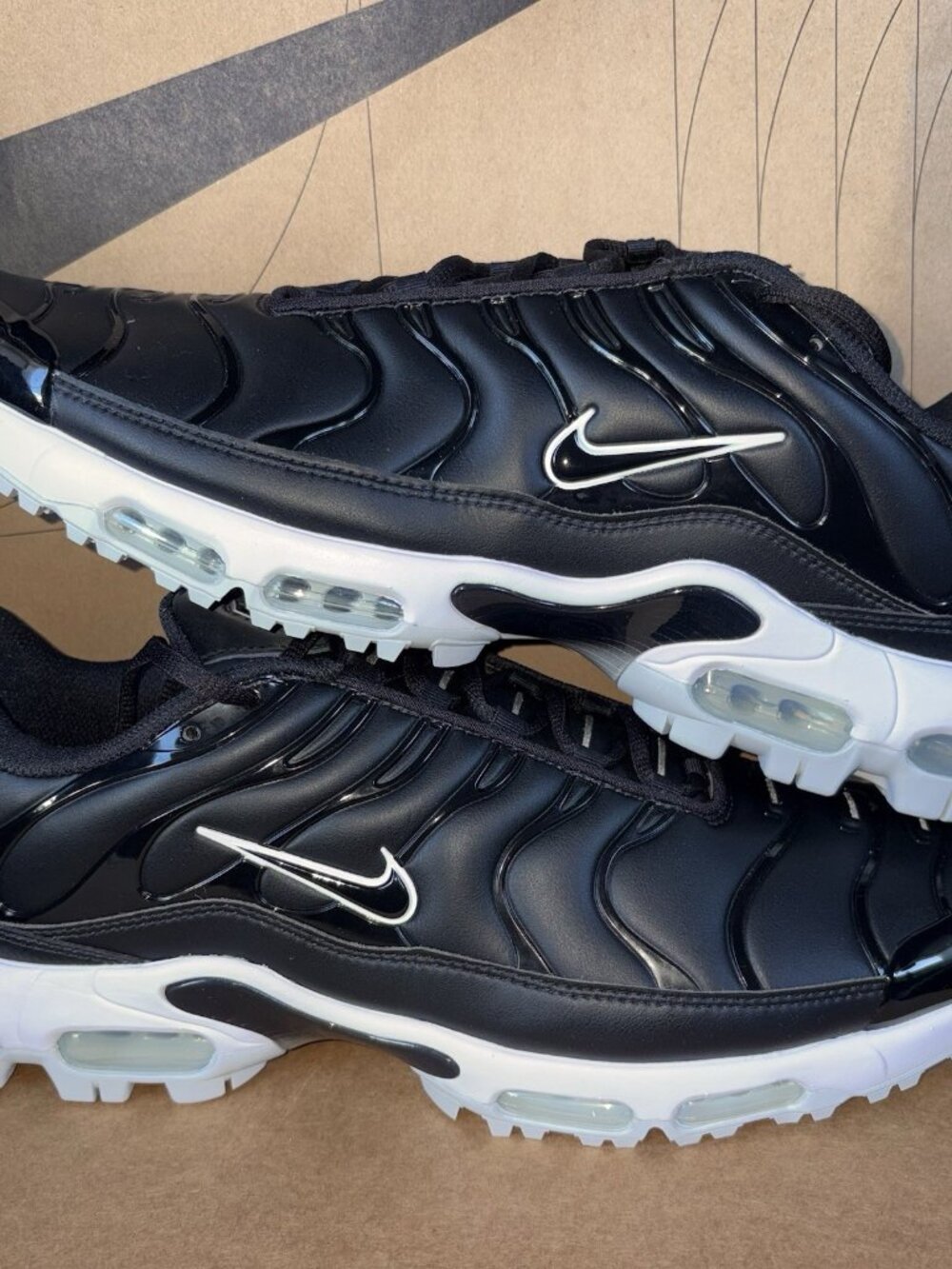 NEW Nike Air Max Plus Panda Black Golf Shoes Mens Size 13 FZ4150-001 - Picture 2 of 8
